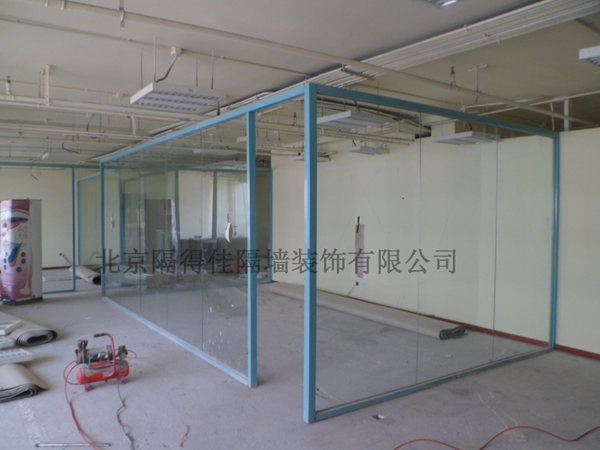 不锈钢烤漆玻璃隔断