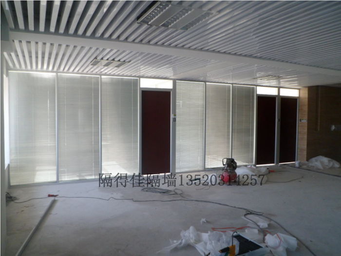 带百叶的隔断