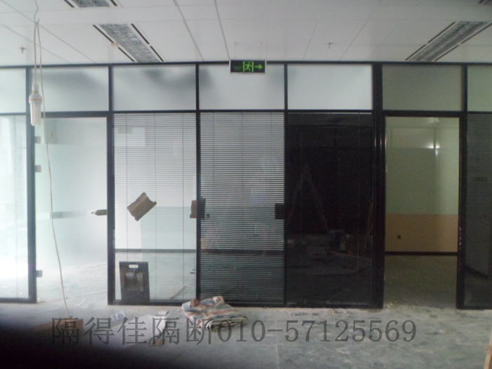 双层玻璃中间带百叶隔断